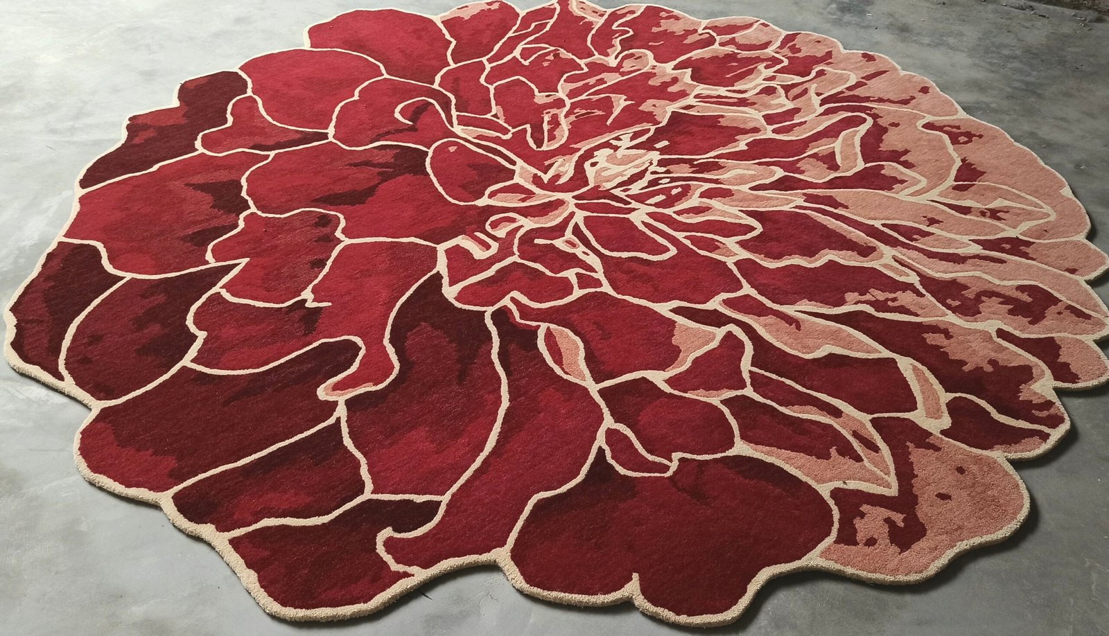 SCARLET PETAL - Image 4