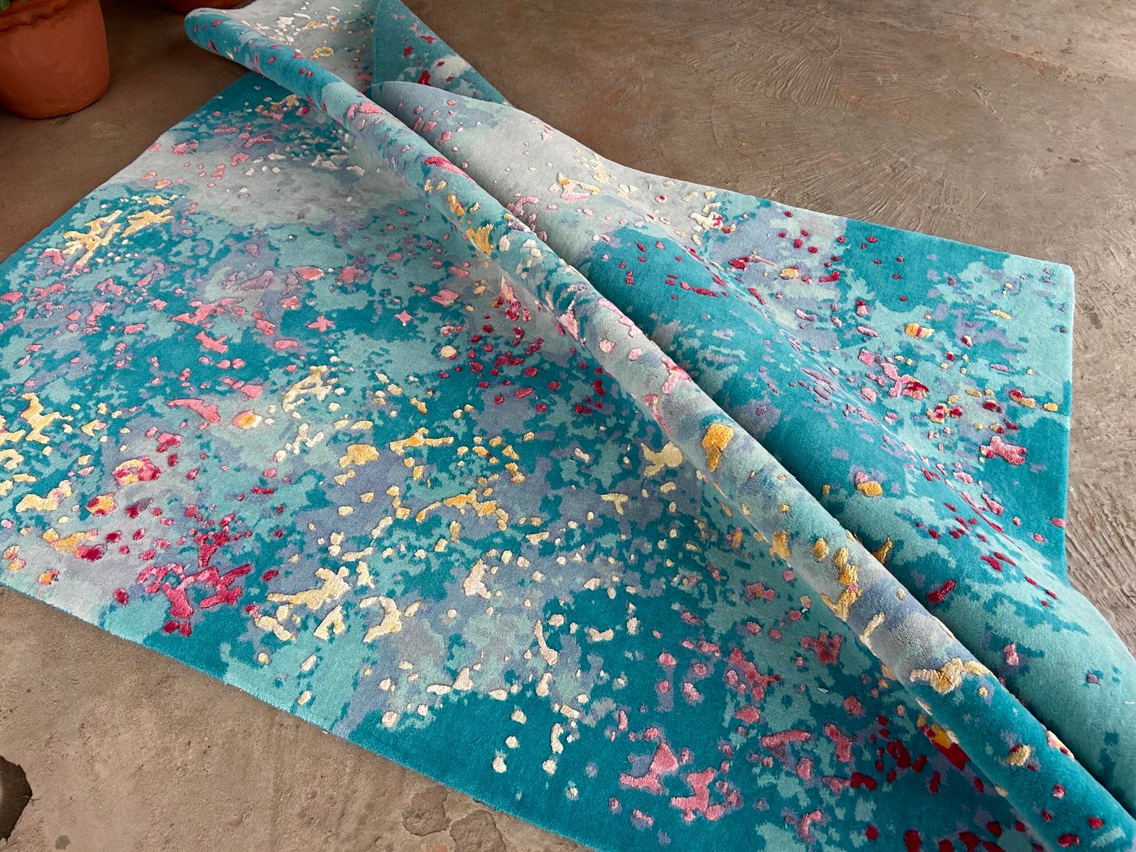 KNOTTY EXPRESSION RUG - Image 5